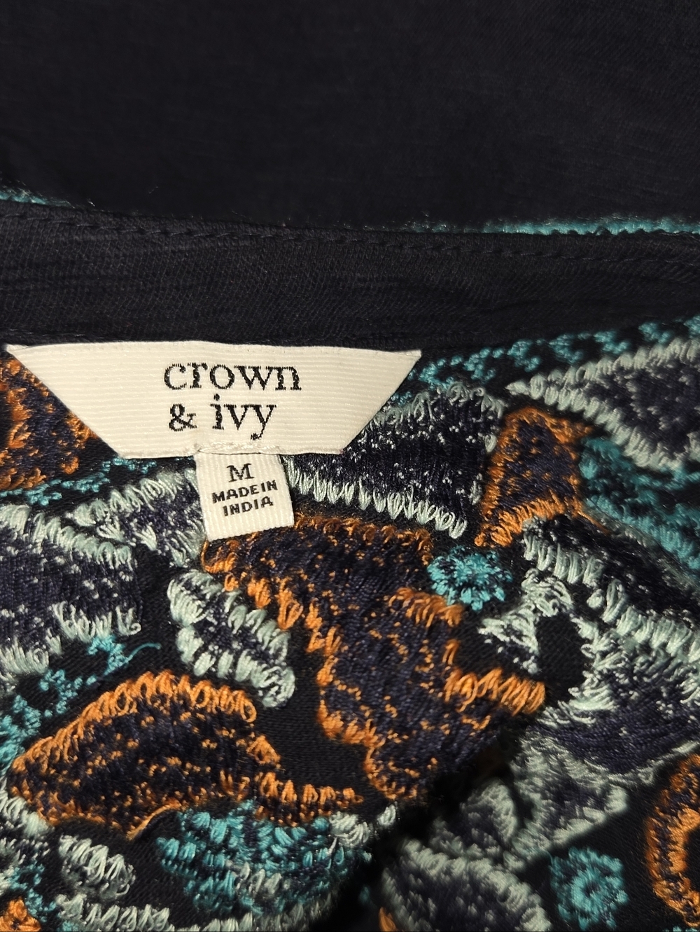 Crown & Ivy Boho Embroidered Yoke Sleeveless Blouse Tank - Picture 9 of 10